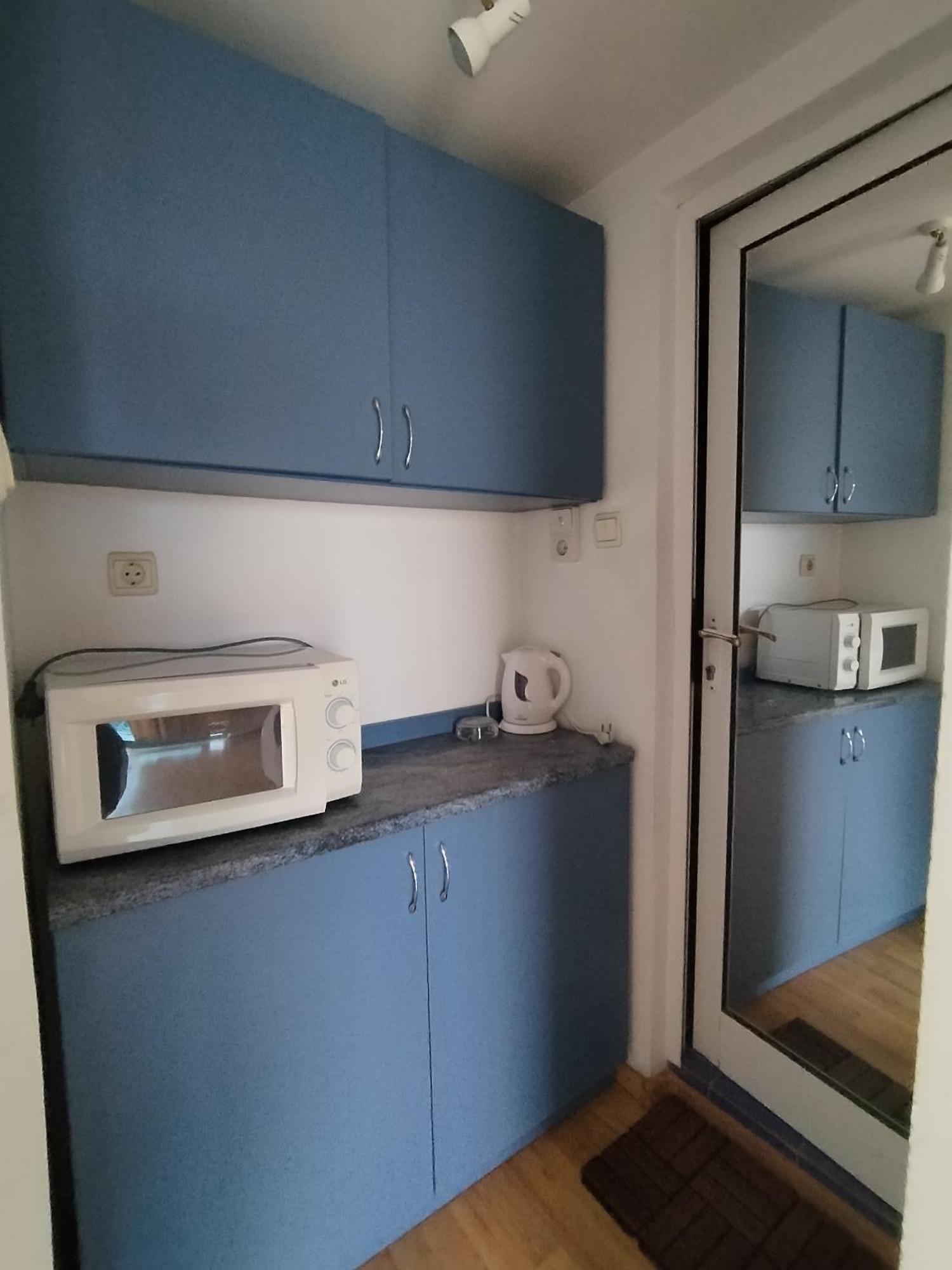 Lira Sto Apartments Pomorie Exterior photo