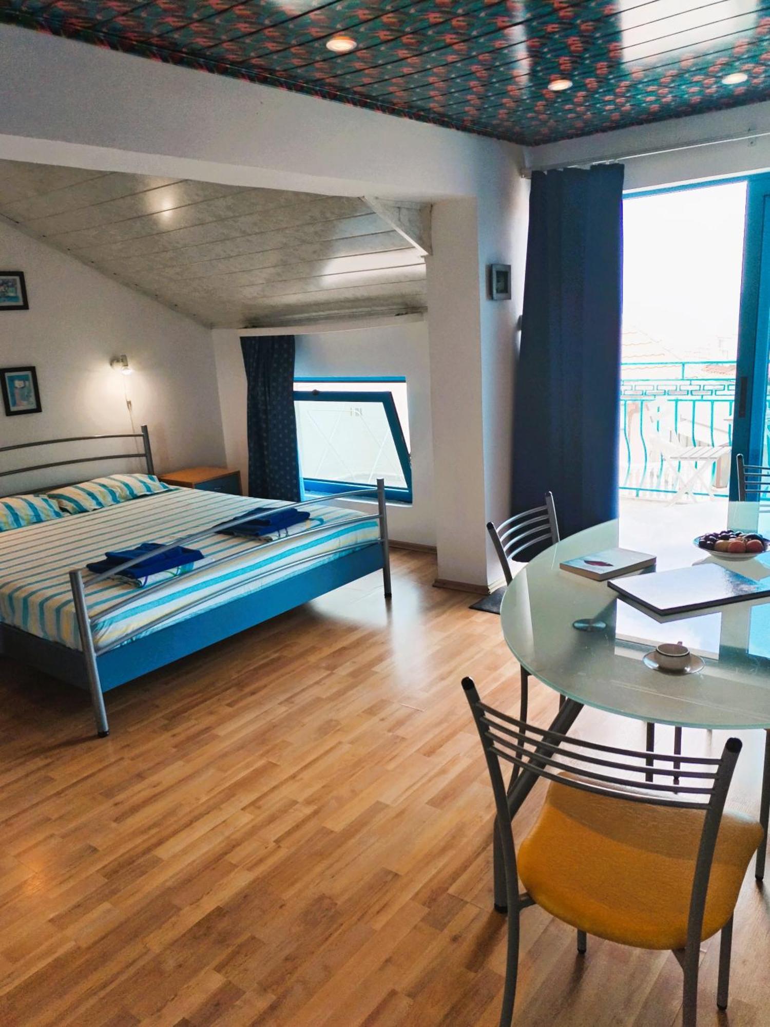Lira Sto Apartments Pomorie Exterior photo