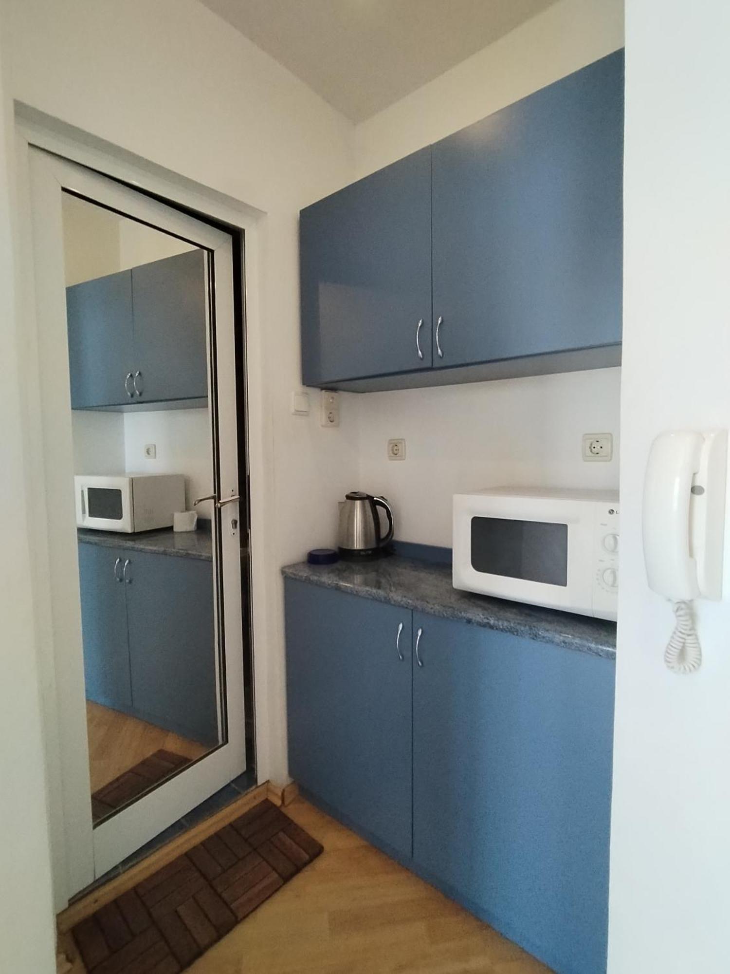 Lira Sto Apartments Pomorie Exterior photo