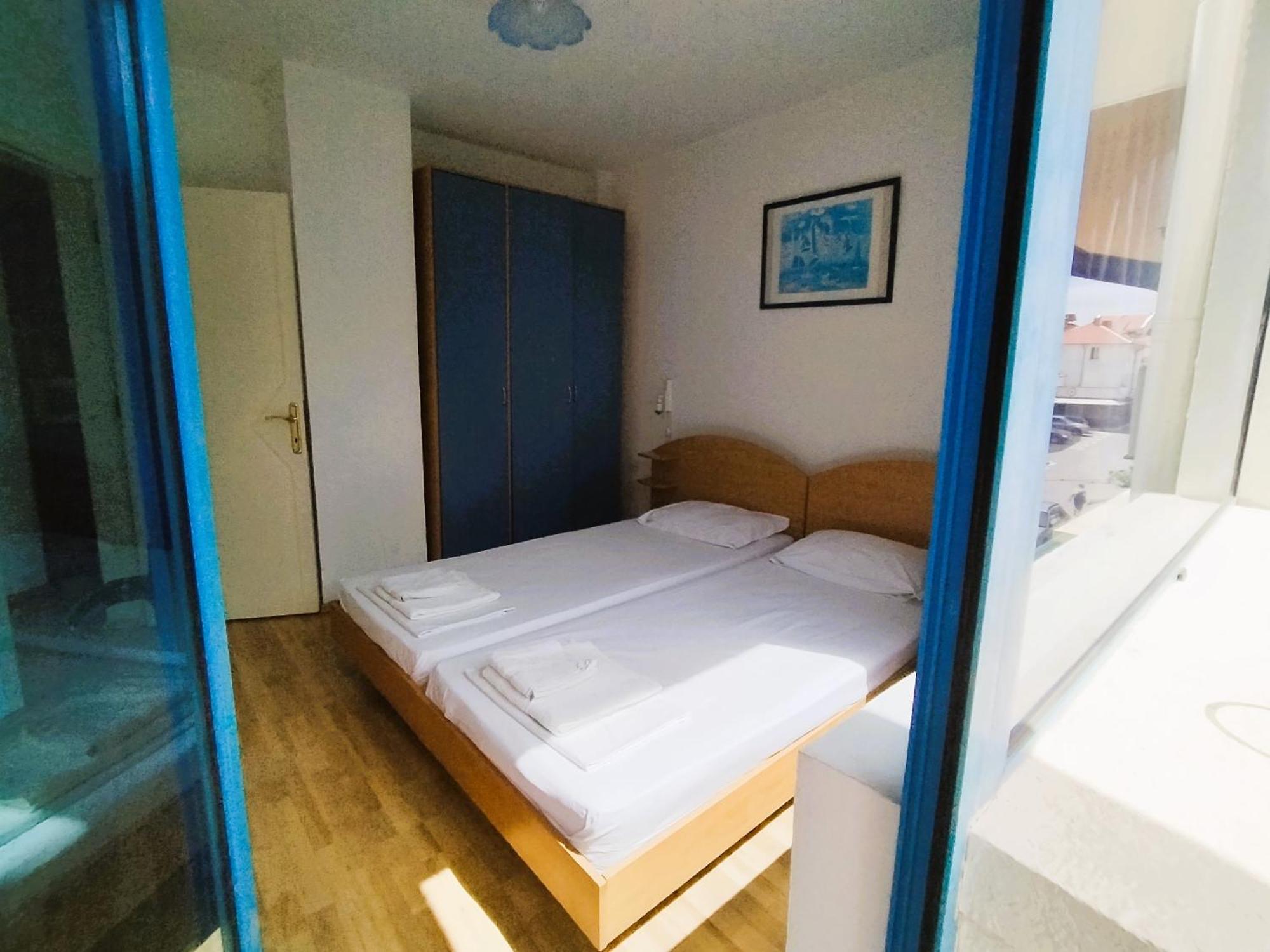 Lira Sto Apartments Pomorie Exterior photo