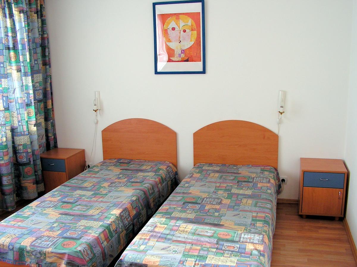 Lira Sto Apartments Pomorie Exterior photo
