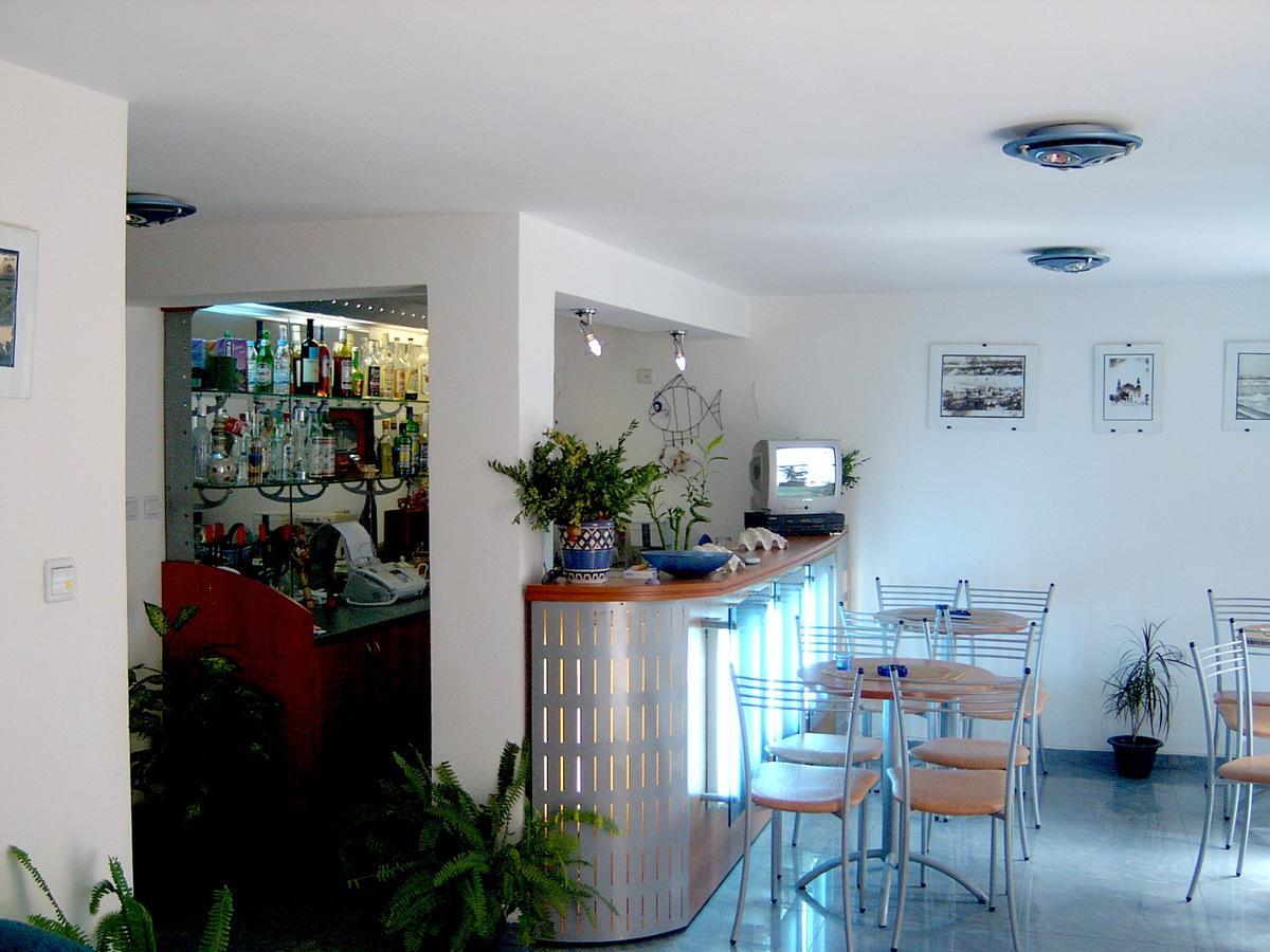 Lira Sto Apartments Pomorie Exterior photo